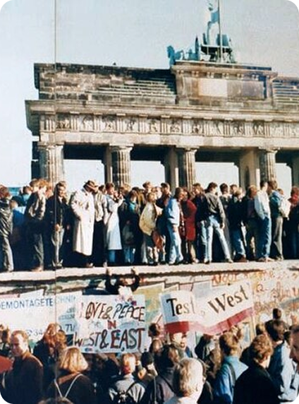 Fotografía de la caída del muro de Berlín